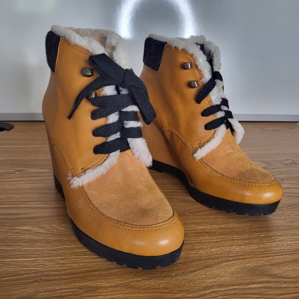 Cole Haan Shearling-Lined Waterproof Wedge Boots Size 9